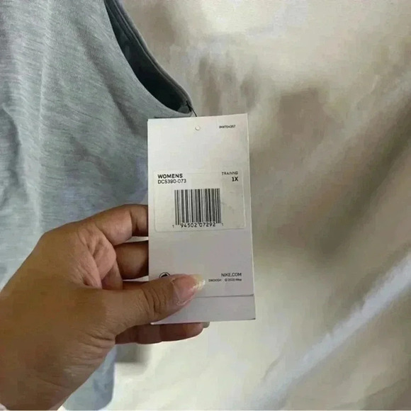 Nike yoga tank top size 1x squared neck - Picture 4 of 5